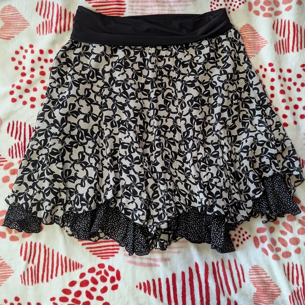 Coquette Bow Patterned Skirt Size Large